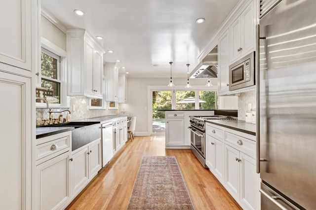 725 33rd Street, Sacramento, CA 95816