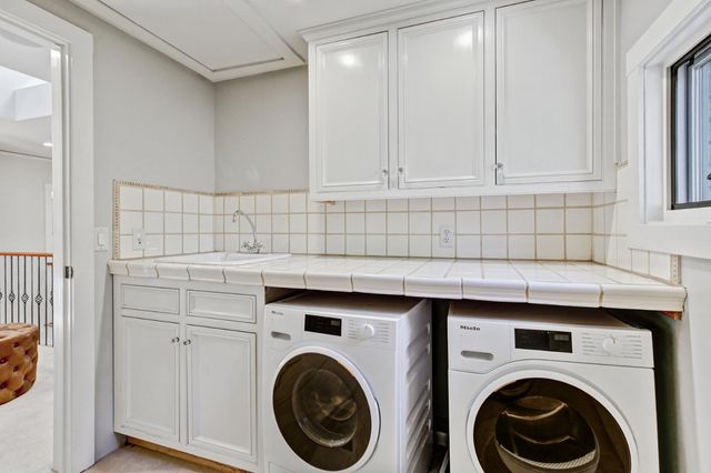 725 33rd Street, Sacramento, CA 95816