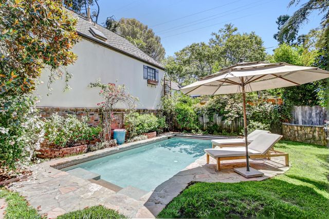 725 33rd Street, Sacramento, CA 95816