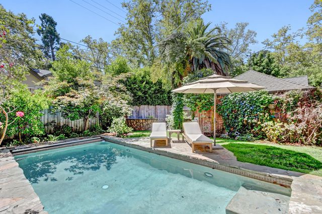 725 33rd Street, Sacramento, CA 95816