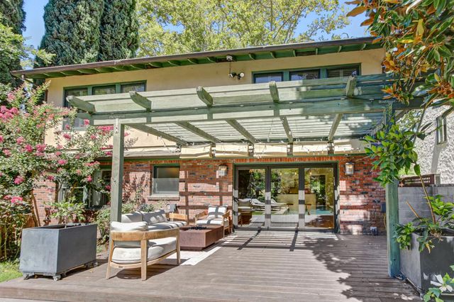 725 33rd Street, Sacramento, CA 95816