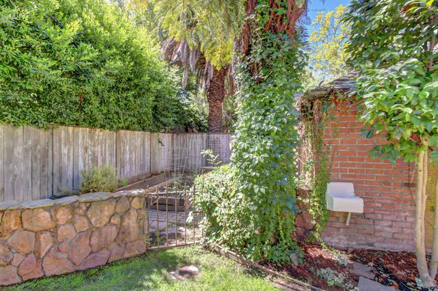725 33rd Street, Sacramento, CA 95816