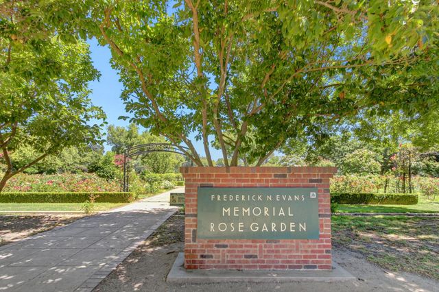 725 33rd Street, Sacramento, CA 95816
