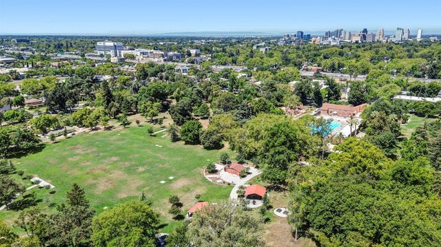 725 33rd Street, Sacramento, CA 95816