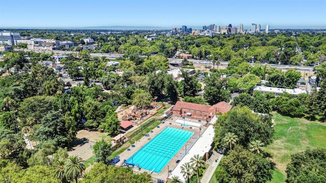 725 33rd Street, Sacramento, CA 95816