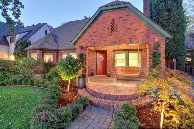 725 33rd Street, Sacramento, CA 95816