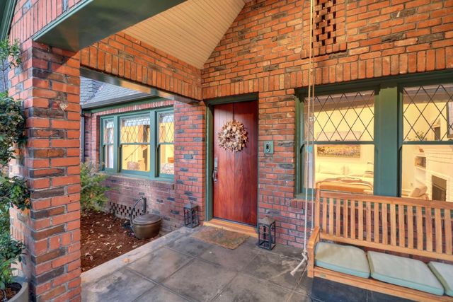 725 33rd Street, Sacramento, CA 95816