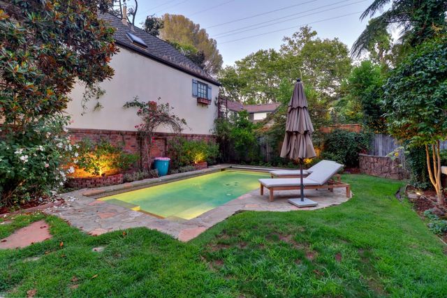 725 33rd Street, Sacramento, CA 95816