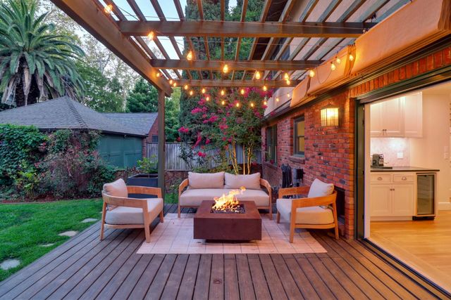 725 33rd Street, Sacramento, CA 95816