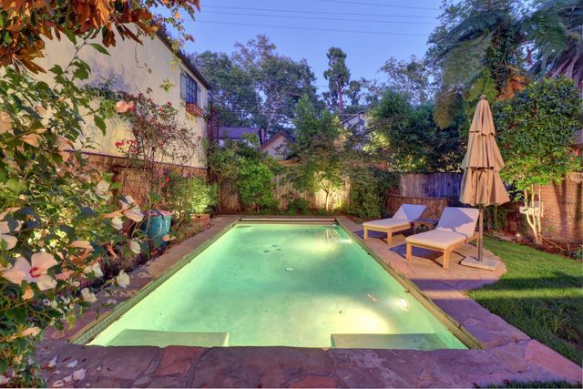 725 33rd Street, Sacramento, CA 95816