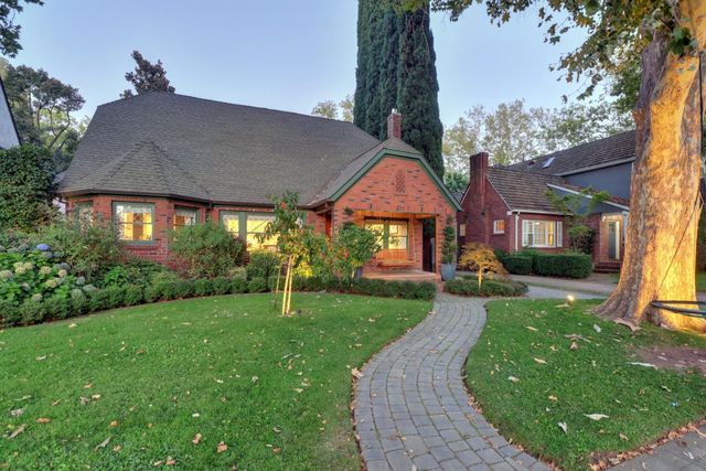 725 33rd Street, Sacramento, CA 95816