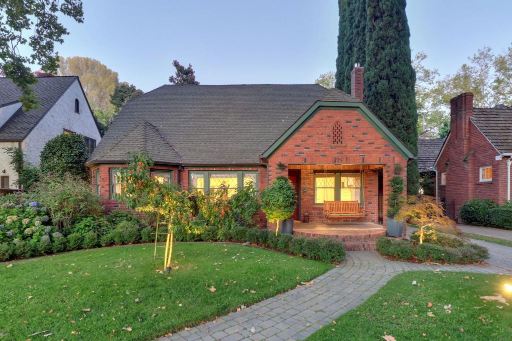 725 33rd Street, Sacramento, CA 95816