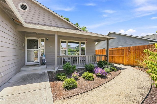 468 Westminster Drive, Eagle Point, OR 97524