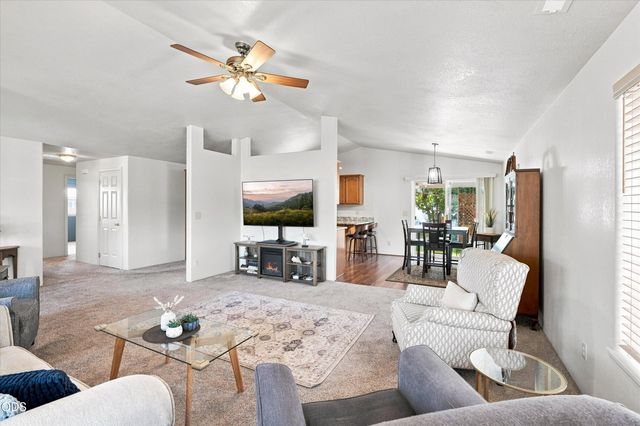 468 Westminster Drive, Eagle Point, OR 97524