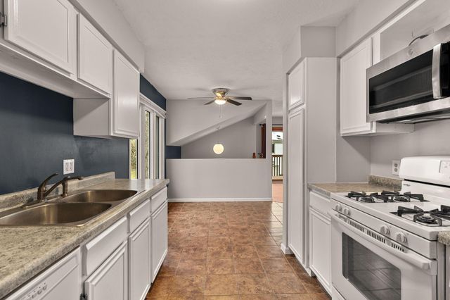 250 Cambria Court, Woodbury, MN 55125