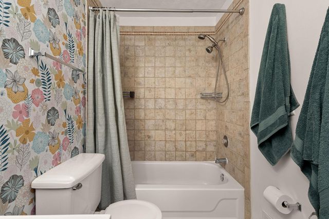 250 Cambria Court, Woodbury, MN 55125