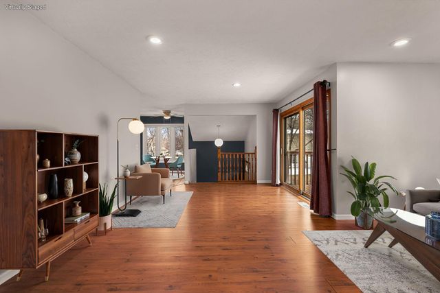 250 Cambria Court, Woodbury, MN 55125