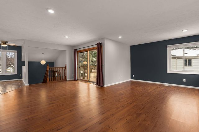 250 Cambria Court, Woodbury, MN 55125