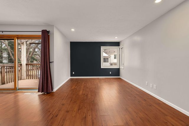 250 Cambria Court, Woodbury, MN 55125