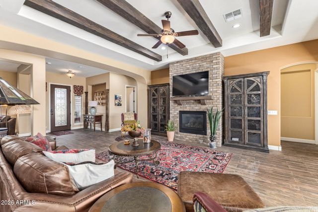 18123 W DESERT SAGE Drive, Goodyear, AZ 85338