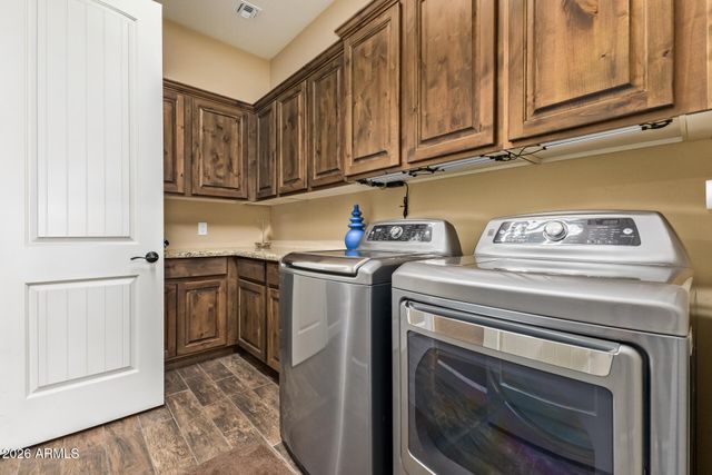 18123 W DESERT SAGE Drive, Goodyear, AZ 85338