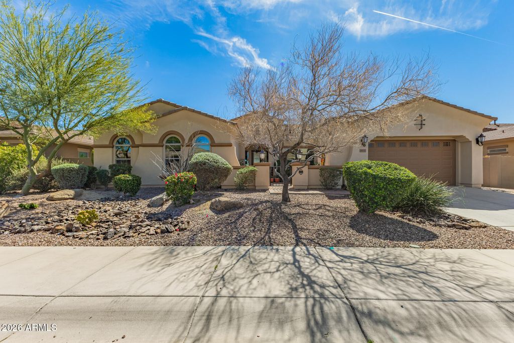 18123 W DESERT SAGE Drive, Goodyear, AZ 85338