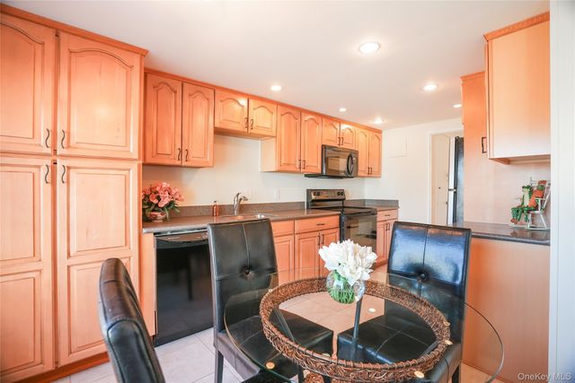 400 High Point Drive 204, Hartsdale, NY 10530