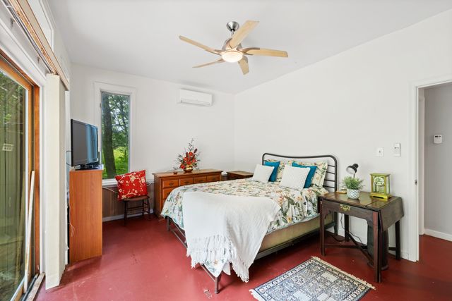 7598 N LEE HWY, Raphine, VA 24472