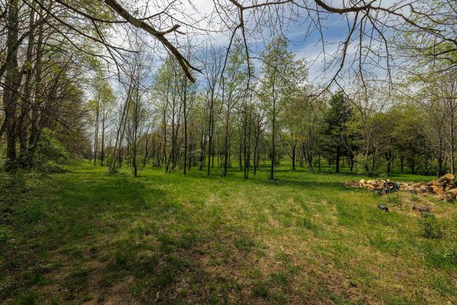 7598 N LEE HWY, Raphine, VA 24472