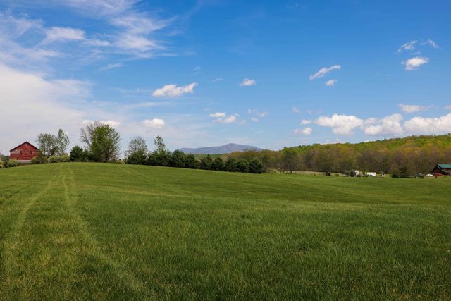 7598 N LEE HWY, Raphine, VA 24472