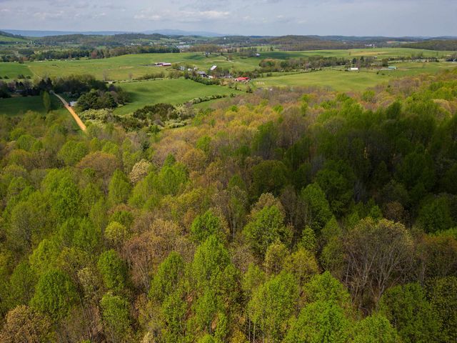 7598 N LEE HWY, Raphine, VA 24472
