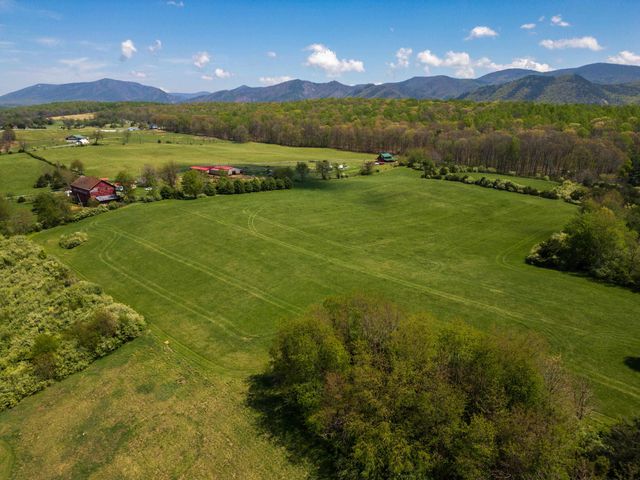 7598 N LEE HWY, Raphine, VA 24472