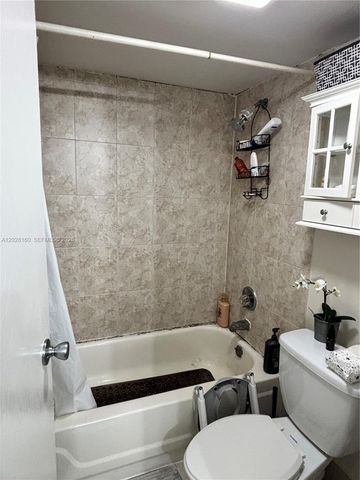 450 Commodore Dr 108, Plantation, FL 33325