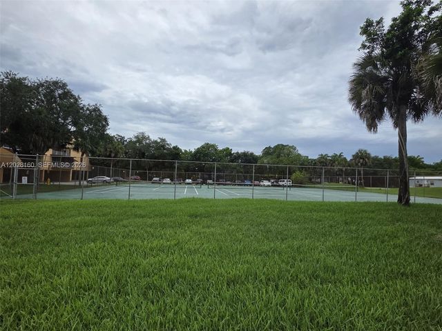 450 Commodore Dr 108, Plantation, FL 33325