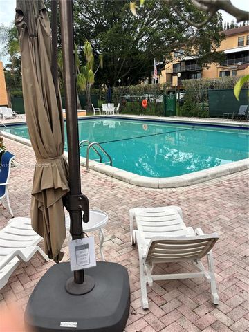 450 Commodore Dr 108, Plantation, FL 33325