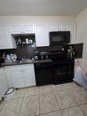 450 Commodore Dr 108, Plantation, FL 33325