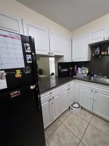 450 Commodore Dr 108, Plantation, FL 33325