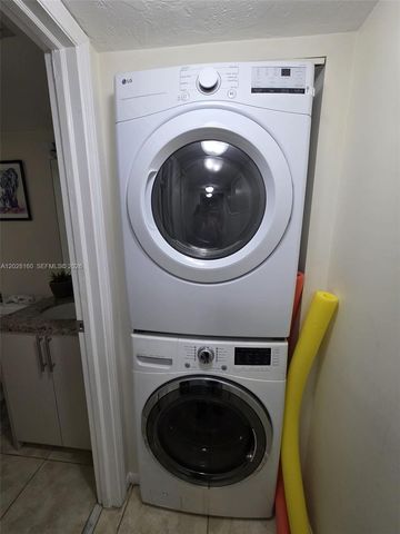 450 Commodore Dr 108, Plantation, FL 33325