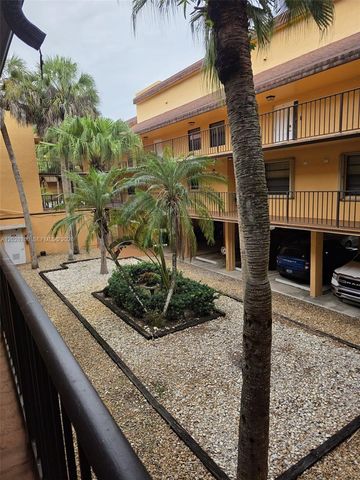 450 Commodore Dr 108, Plantation, FL 33325