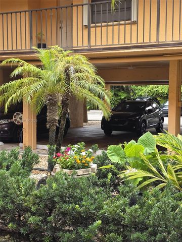 450 Commodore Dr 108, Plantation, FL 33325