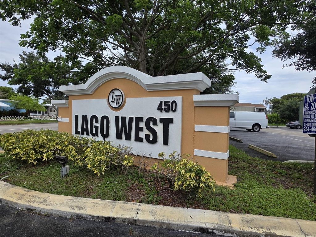 450 Commodore Dr 108, Plantation, FL 33325