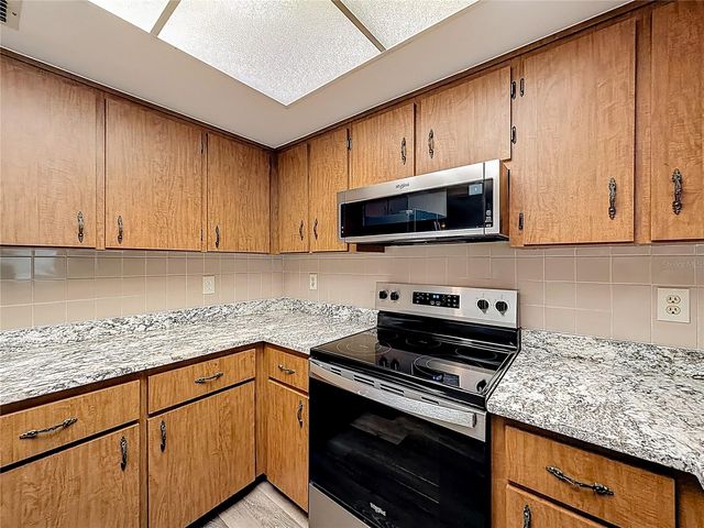 615 THIRD AVENUE, Lady Lake, FL 32159