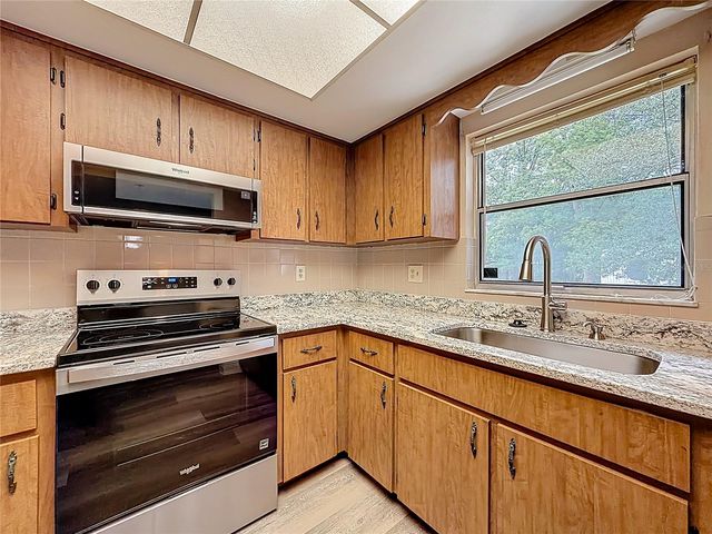 615 THIRD AVENUE, Lady Lake, FL 32159