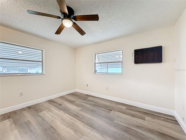 615 THIRD AVENUE, Lady Lake, FL 32159