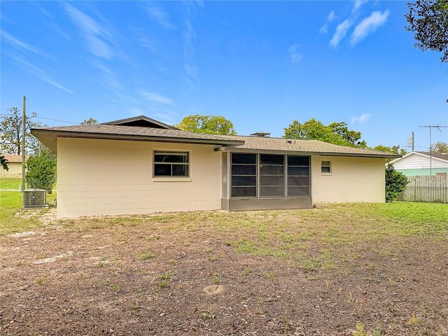 615 THIRD AVENUE, Lady Lake, FL 32159