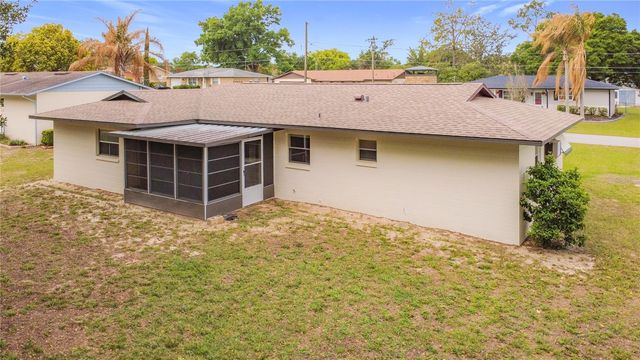 615 THIRD AVENUE, Lady Lake, FL 32159