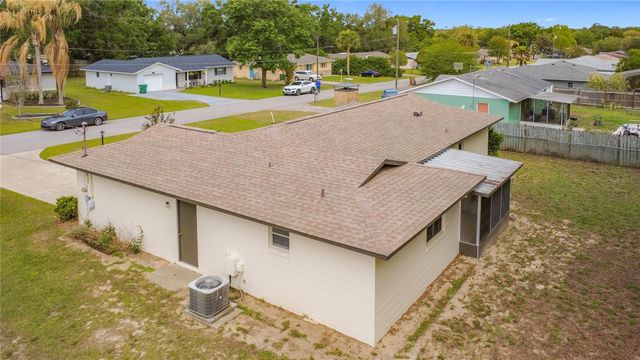 615 THIRD AVENUE, Lady Lake, FL 32159
