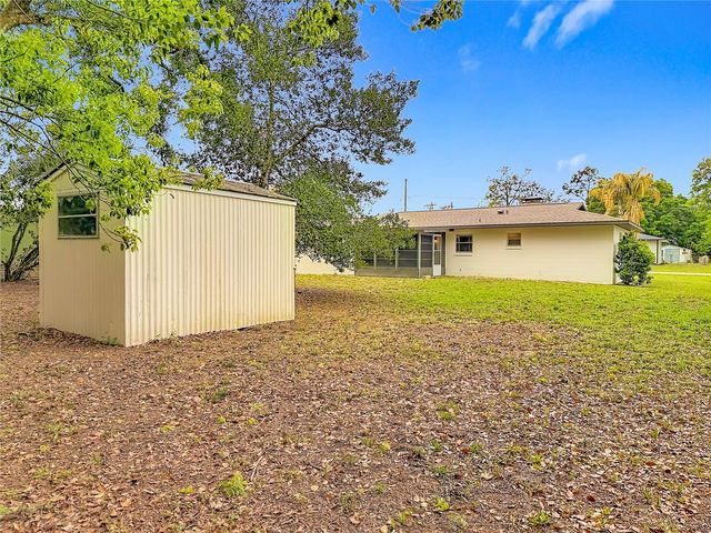 615 THIRD AVENUE, Lady Lake, FL 32159