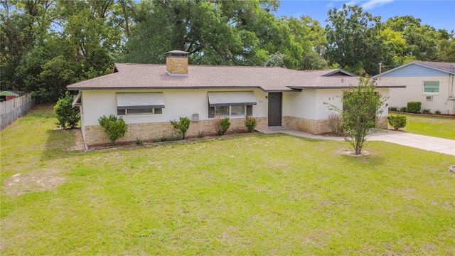 615 THIRD AVENUE, Lady Lake, FL 32159