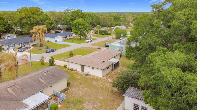 615 THIRD AVENUE, Lady Lake, FL 32159